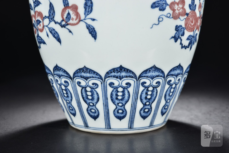 清乾隆 青花釉里红花卉纹瓶 - 图5